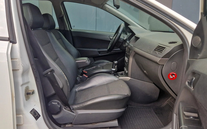 Opel Astra cena 7500 przebieg: 341000, rok produkcji 2006 z Wrocław małe 56
